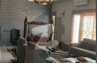 PROPER TWO-UNIT BUNGALOW FOR SALE DHA PHASE 8, KARACHI