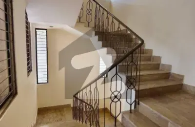 ULTRA LUXURY WEST OPEN UPPER PORTION FOR RENT DHA PHASE 6, KARACHI